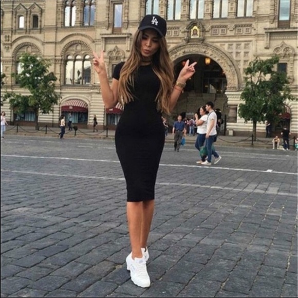 T-Shirt Dress - Picture 1 of 6